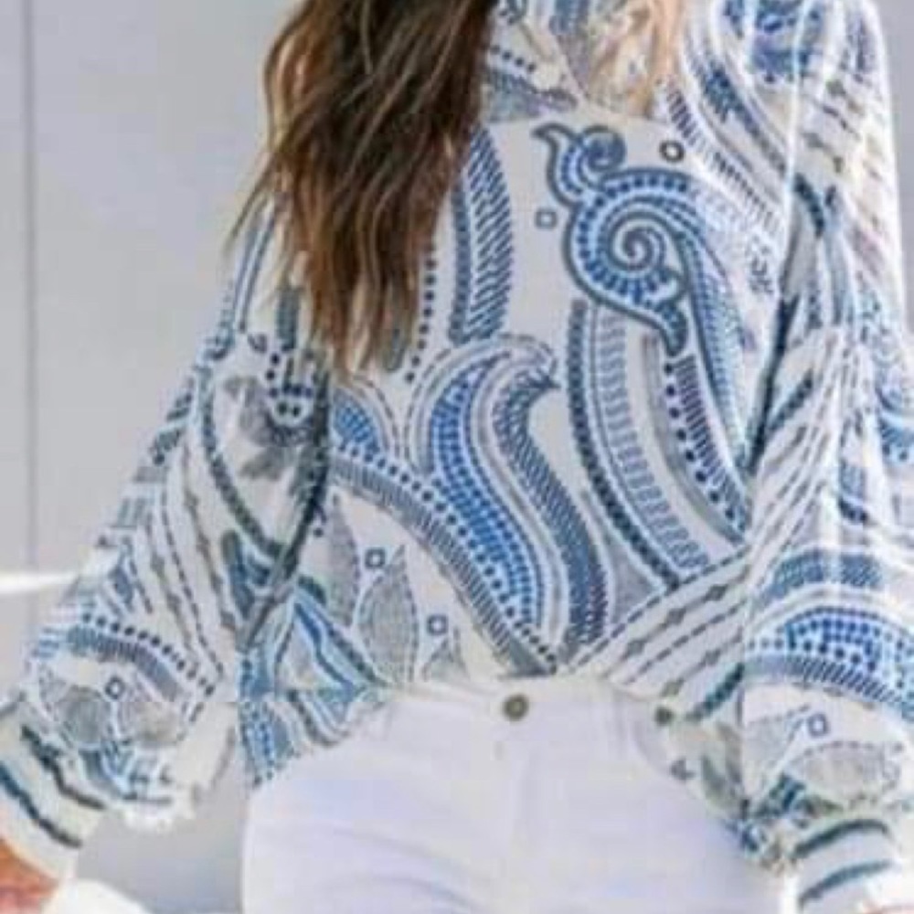 NWOT! Elegant blouse! - Picture 2 of 2